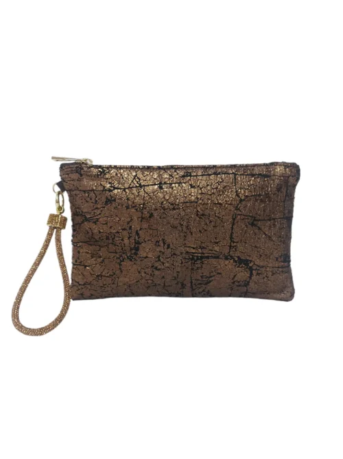 Cartera de mano color dorado