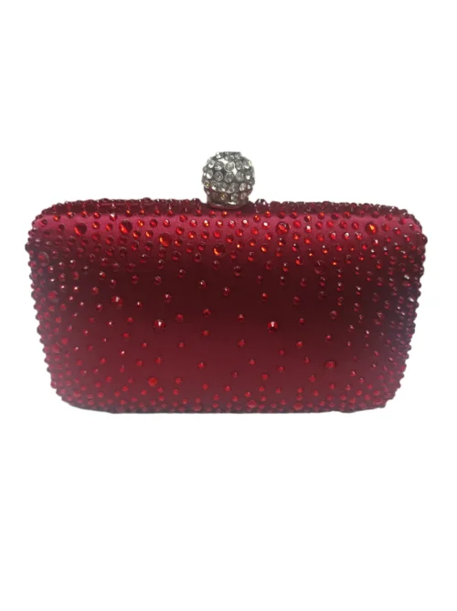 Clutch rojo con pedreria brillante