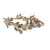 Diadema dorada floral con perlas
